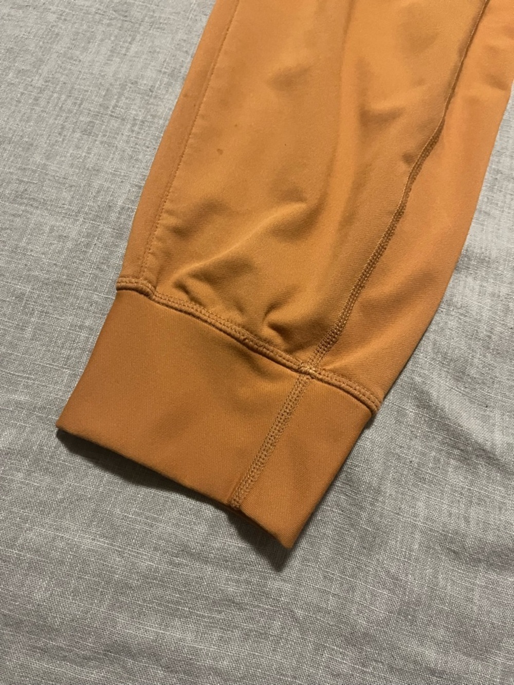 Fabletics High-Waisted Cold Weather Pocket Jogger Women’s Size Small Athletic - Picture 3 of 7